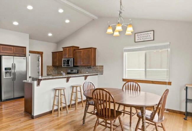 Building Photo - 17415 E Shamrock Ct