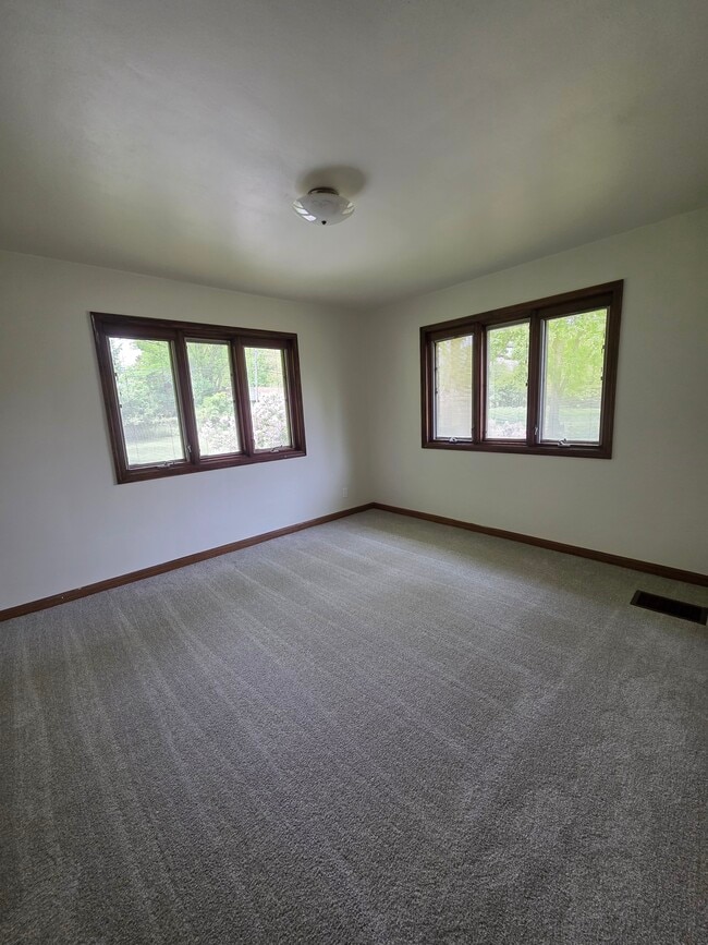 Building Photo - 4465 N 147th St