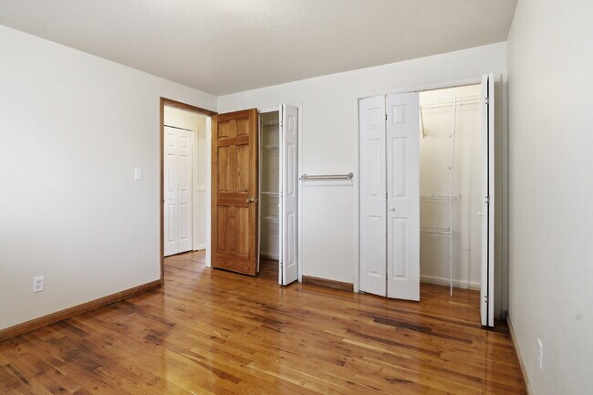 Building Photo - $2,495.95, 4 bed, 1.5 bath with a large backyard.
