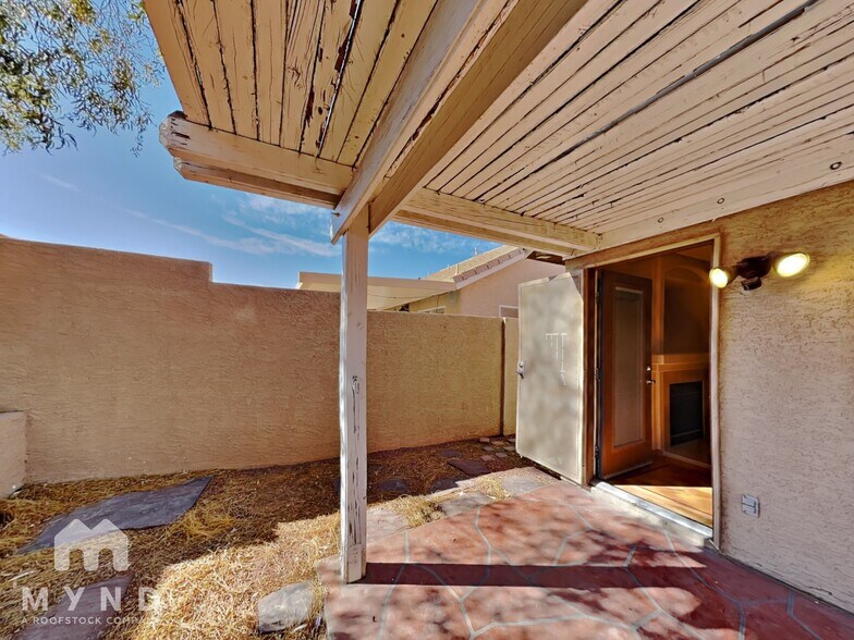 Building Photo - 7599 W Diablo Dr