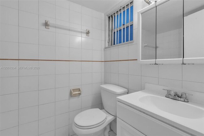 Building Photo - 210 Fontainebleau Blvd