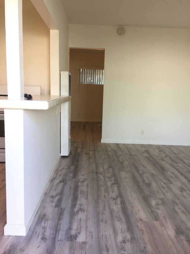 Building Photo - 11333 Venice Blvd