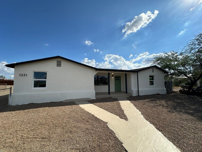 Building Photo - 1331 W Speedway Blvd