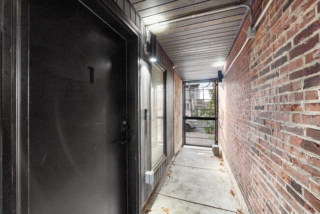 Building Photo - 937 N 29th St