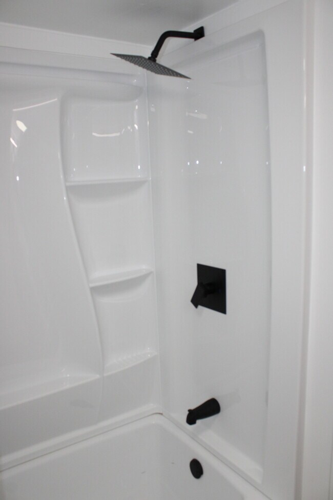 Building Photo - Move in Special - Spacious 4 Bedroom, 3 Fu...