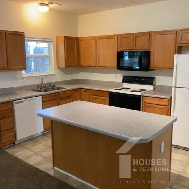 Building Photo - 304 Canewood Pl