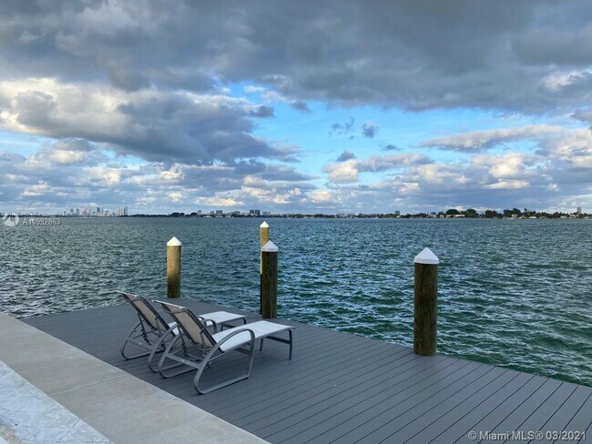 Building Photo - 7921 East Dr