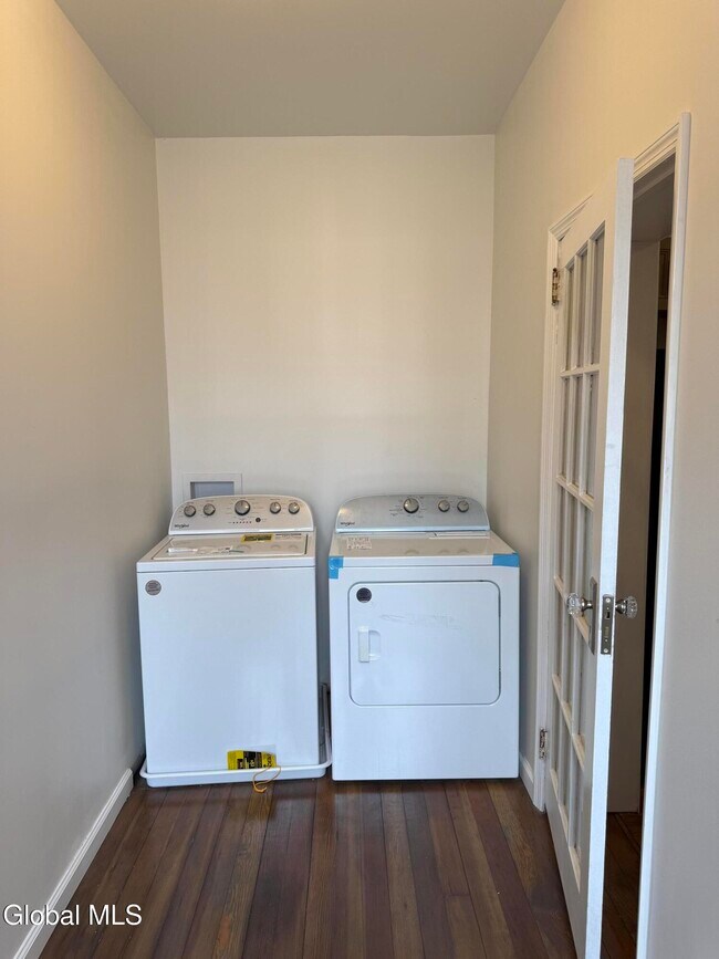 Building Photo - 346 Madison Ave