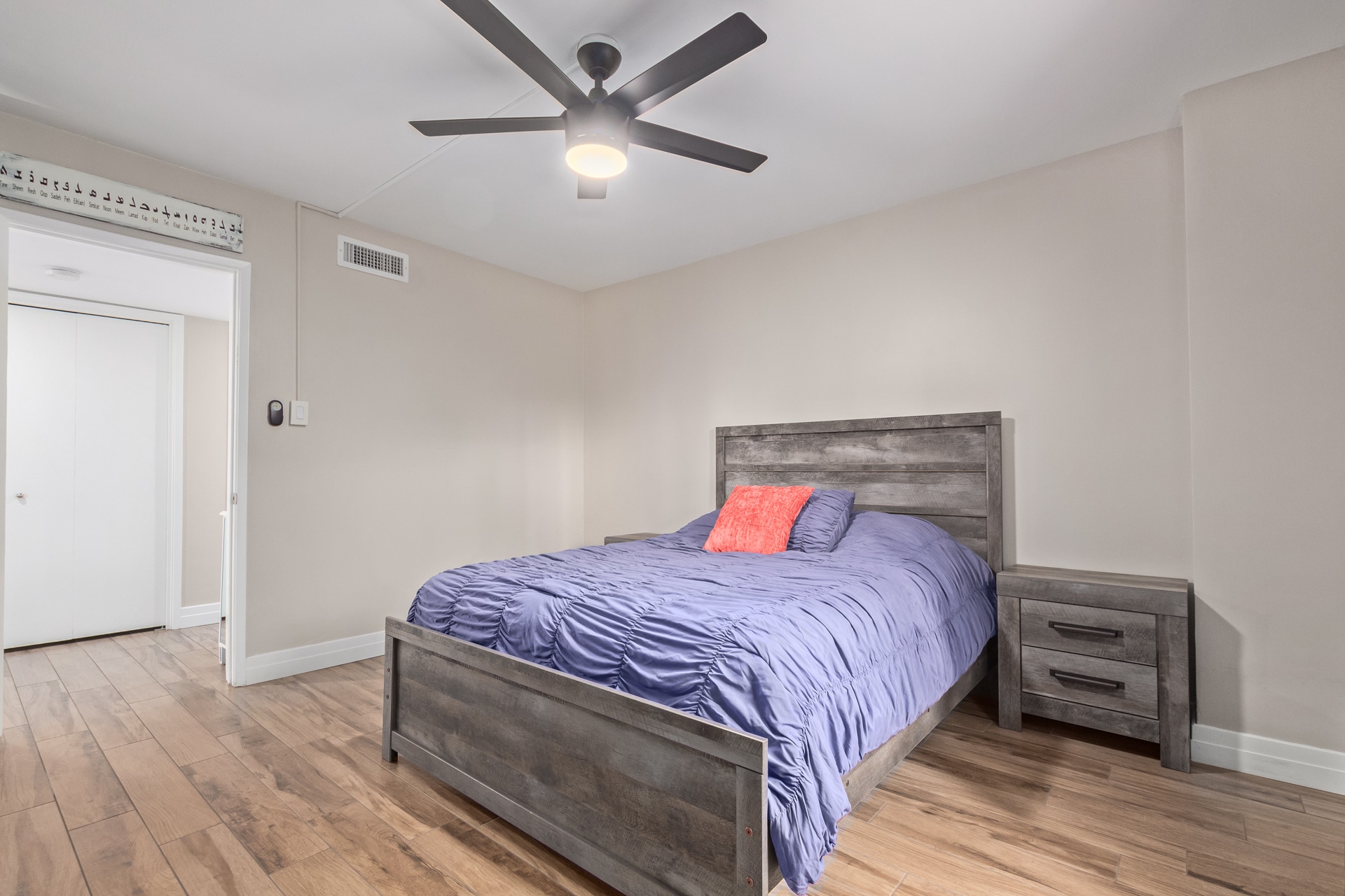 Building Photo - 6502 N Central Ave