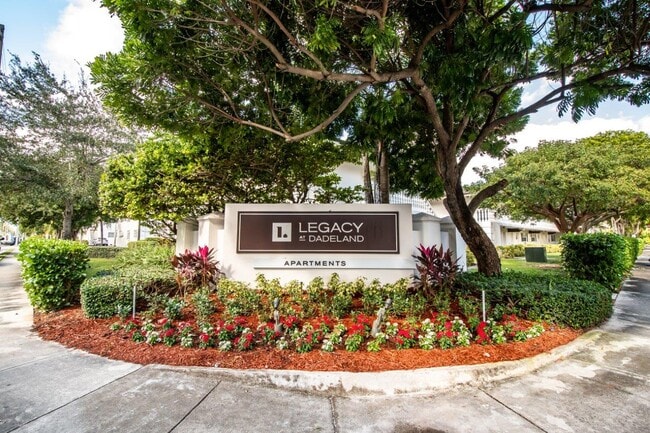 Building Photo - Legacy at Dadeland
