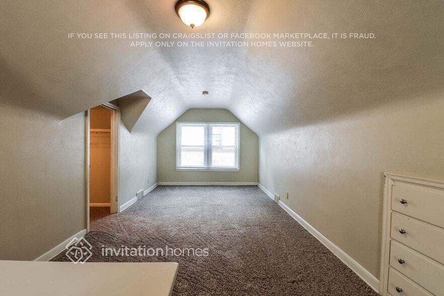 Building Photo - 5724 24th Ave S