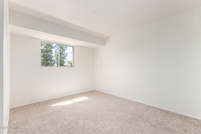 Building Photo - 8548 E McDonald Dr