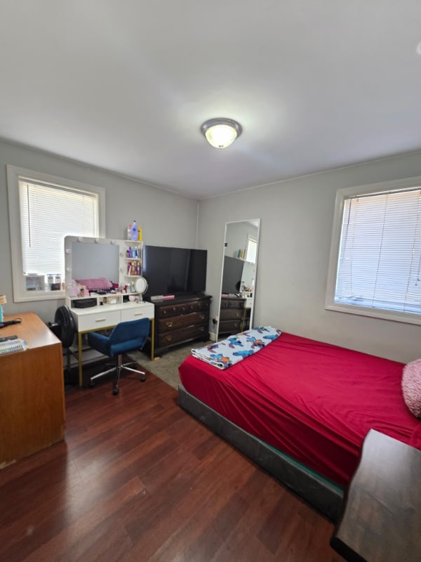 Building Photo - 4900 Knox Ave N