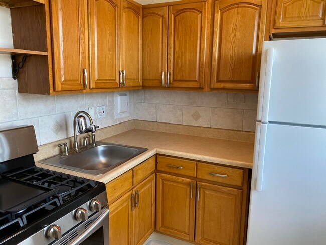 Building Photo - 6515 JFK Blvd E