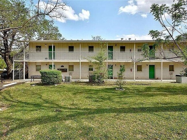 Building Photo - 5320 Balcones Dr