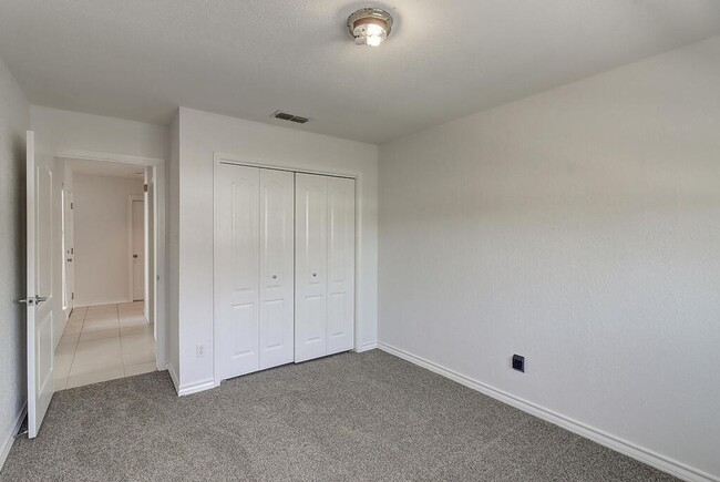 Building Photo - 15321 Dasmarines - 3/bed 2/bath $2,099/mo
