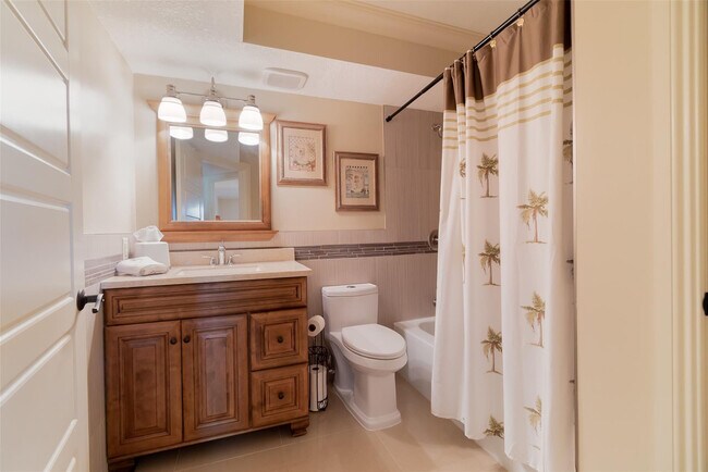 Building Photo - 820 S Hollybrook Dr