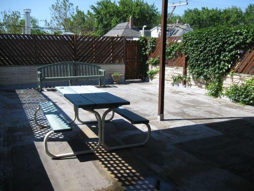 PATIO-DECK - 1415 W Devon Ave