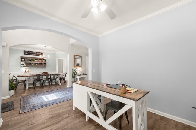 Building Photo - Spacious 5 Bedroom/3 Bath Home with Basement!