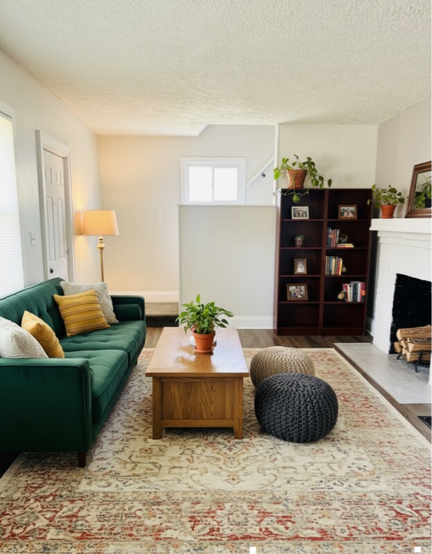 Building Photo - 1066 E 12th Ave