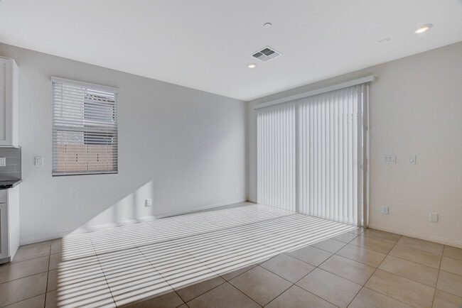 Building Photo - 8439 Vacarez Dr