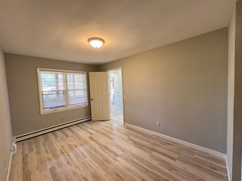 Building Photo - 315 Palomino Ln