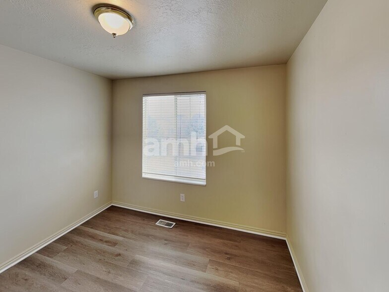 Building Photo - 1126 N 2570 W