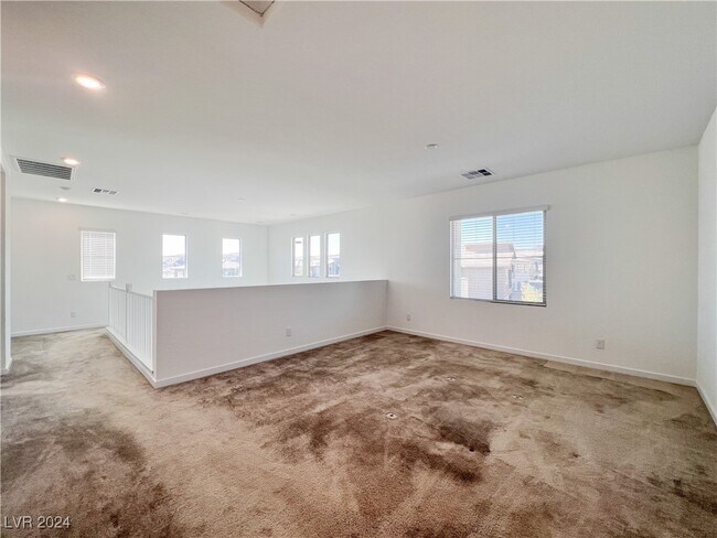 Building Photo - 762 Spirit Lake St