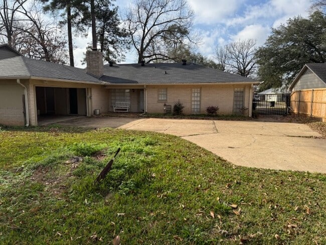 Building Photo - 8623 W Wilderness Way