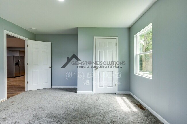 Building Photo - 2930 Primrose Cir