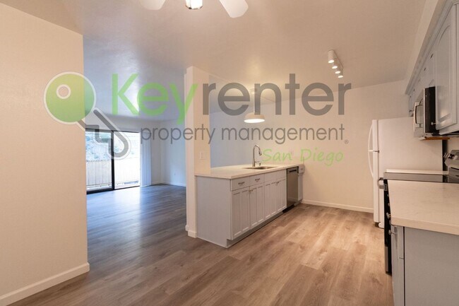 Building Photo - Walking distance to Fashion Vally Mall |2 minute drive to both North and South 163, as well as I-8