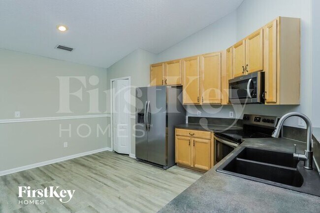 Building Photo - 246 Ridgewick Dr S