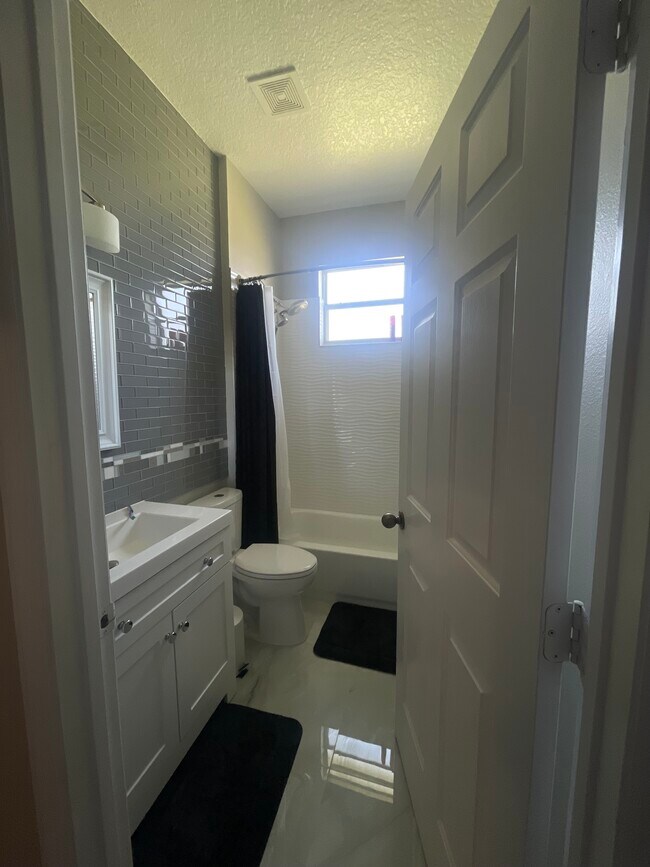 Building Photo - 2710 Glenbuck Ct