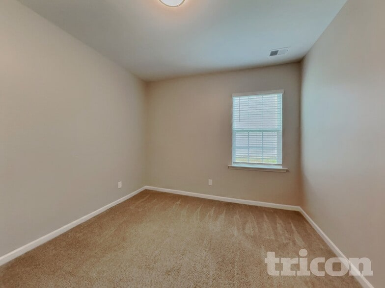 Building Photo - 1250 Aurora Glen Dr