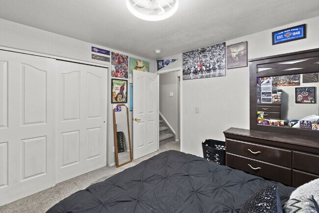 Building Photo - Bright & Spacious 4-Bedroom Home with Open-Concept Living, Fenced Yard & 2-Car Garage