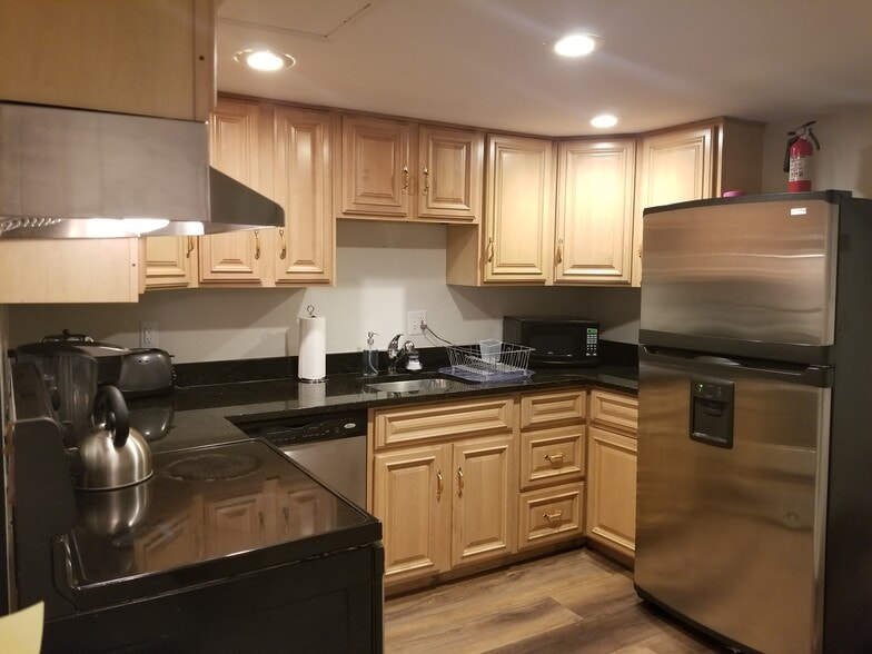 Kitchen - 1023 Columbia Rd NW