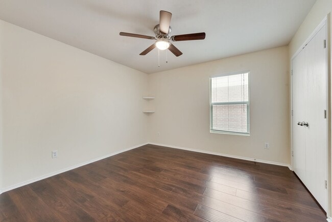 Building Photo - Charming & Spacious 3 Bedroom In North Keller