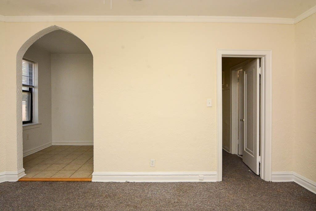 Building Photo - 4834 N Damen Ave
