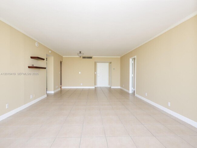 Building Photo - 780 NE 69th St