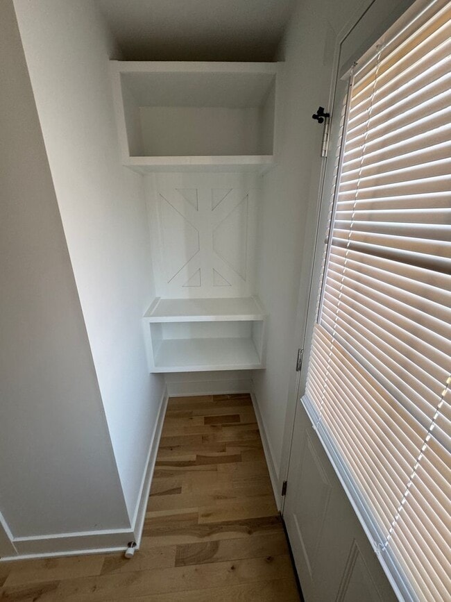 Building Photo - 2 Bedroom - Weiland Park