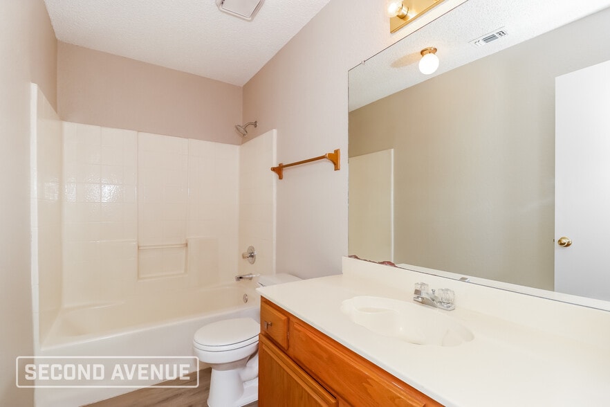 Building Photo - 3704 Garden Springs Dr