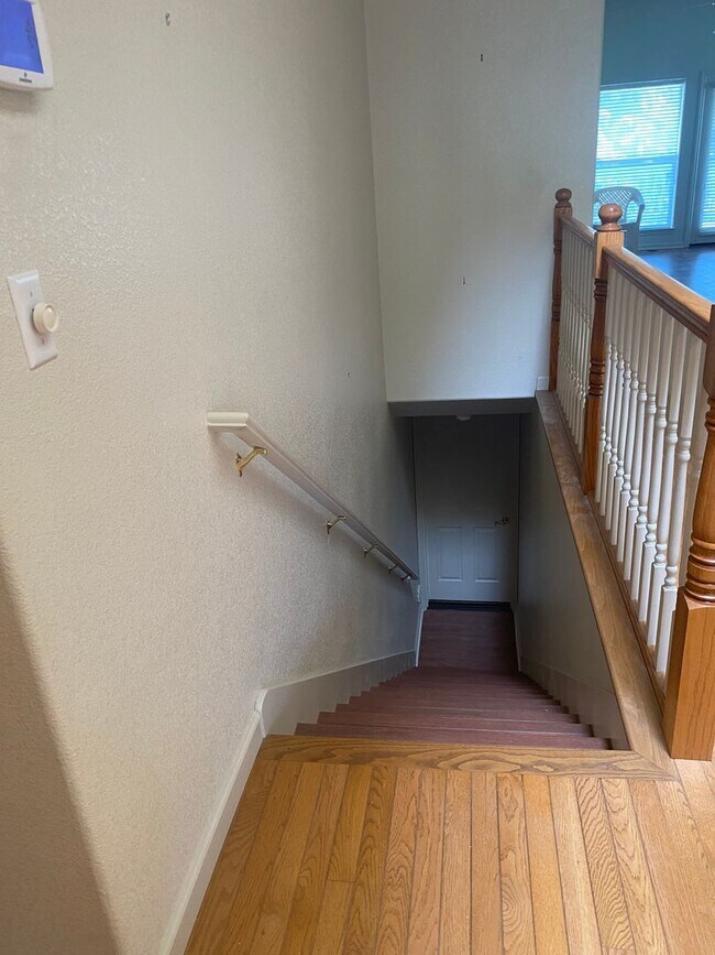 Building Photo - Beautiful Lakefront Home in the Vineyard! 55+ community