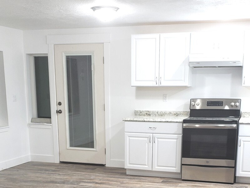 Building Photo - 142 E 2200 S