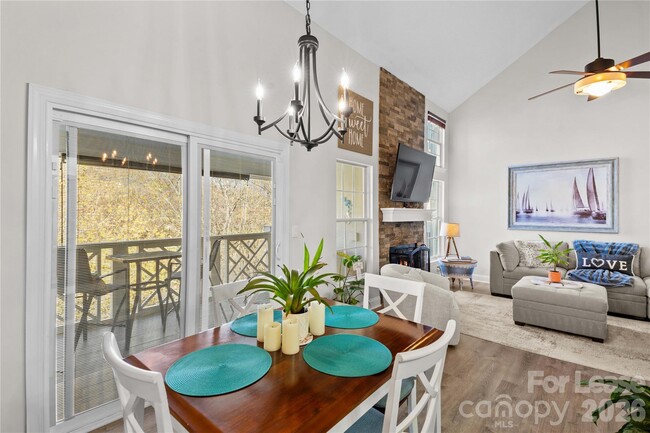 Building Photo - 19843 Henderson Rd