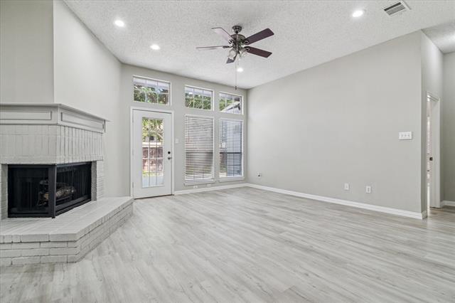 Building Photo - 711 Cottonwood Bend Dr
