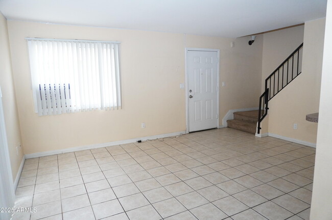 Building Photo - 4417 E Riverside St