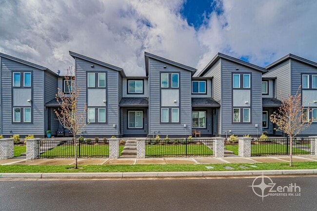 Building Photo - 10004 NE 134th Ave