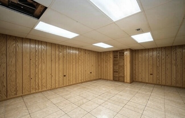 Building Photo - 693 Mallard Ln