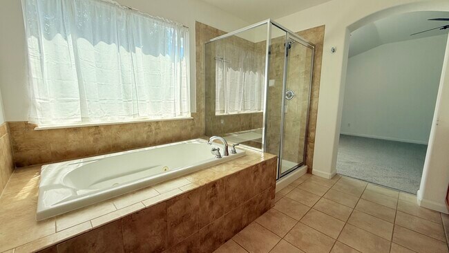 Building Photo - 8411 Briar Trace Dr
