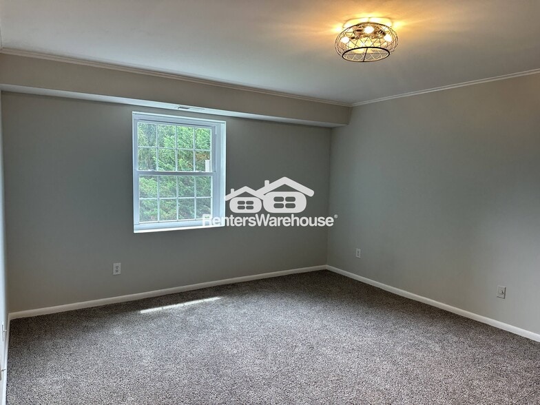 Building Photo - 119 Castletown Rd